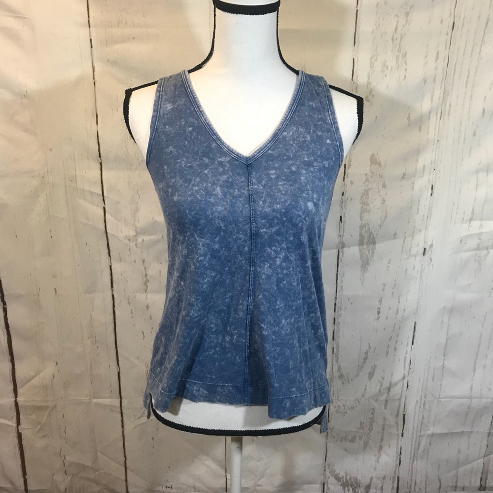 Women’s blue jean color top
